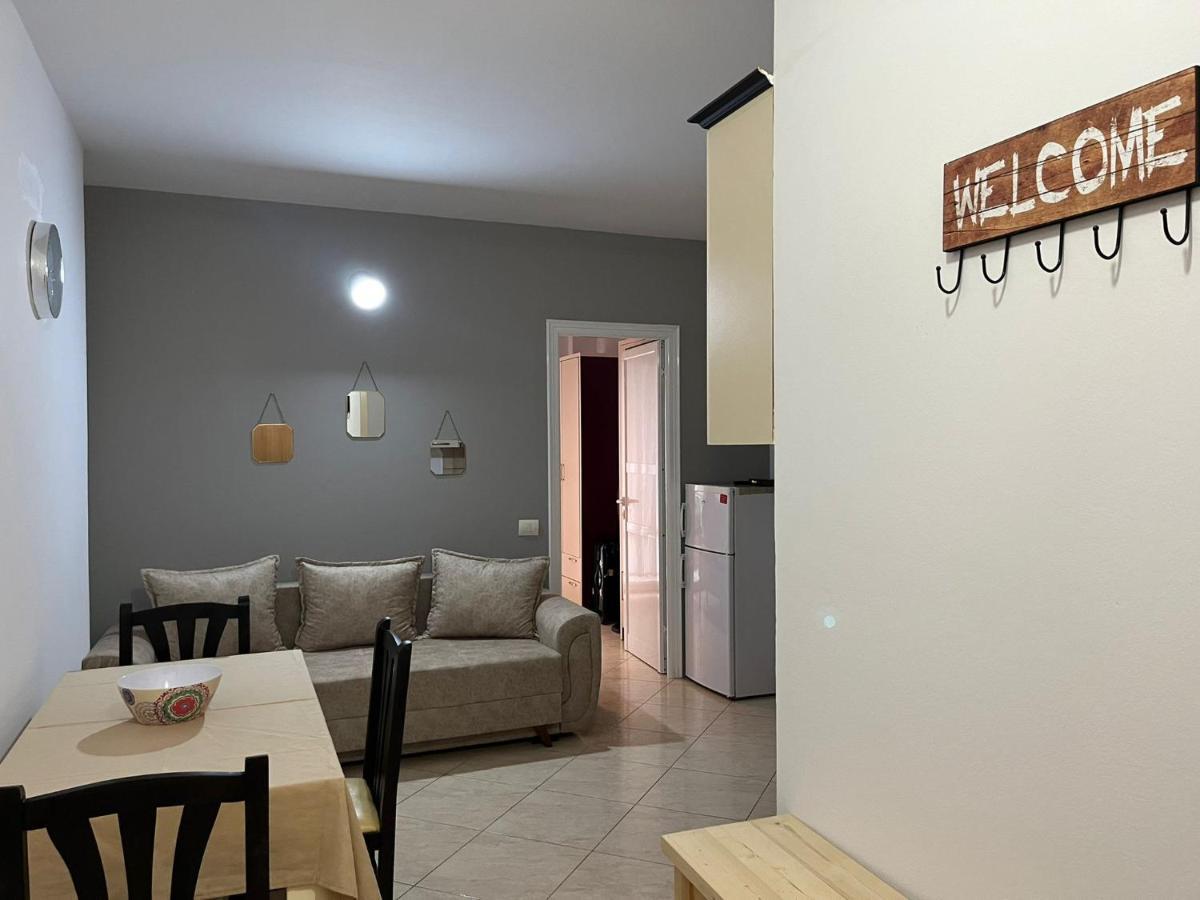 Appartamento Lungomare Vlore con Garage privato Esterno foto